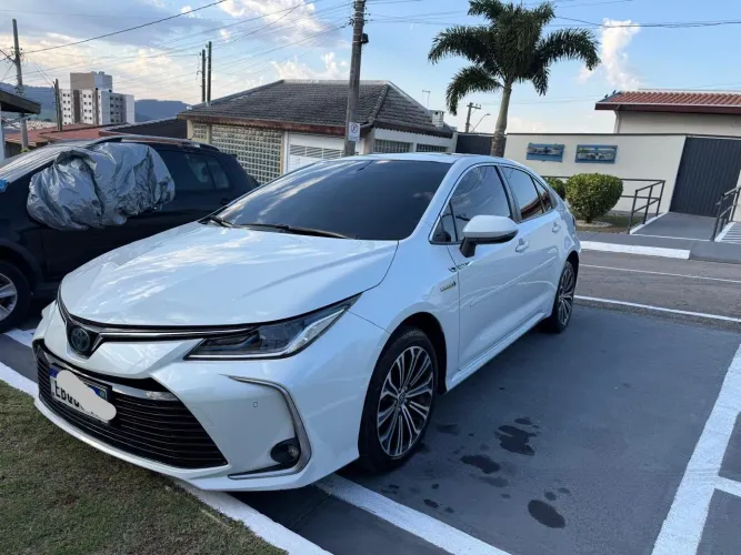 Toyota Corolla Altis Prem. Hybrid 1.8 Flex AUT 2022