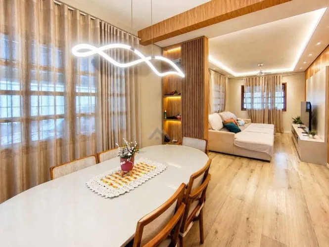 Casa com Piscina, Energia Solar e Suíte com Closet à Venda no Coliseu | Londrina/PR