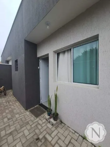Casa em condominio , 2 quartos , suite e piscina