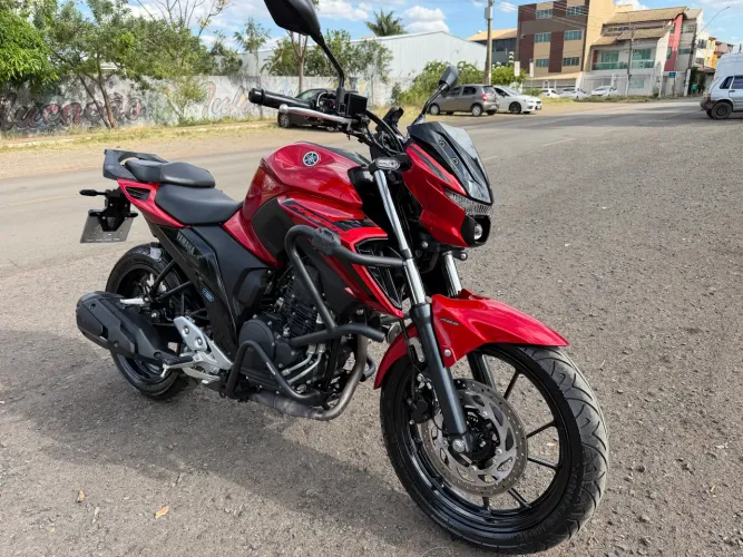 FZ25  FAZER