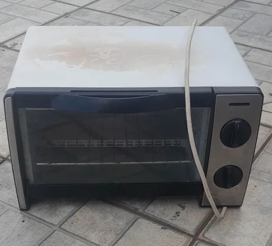 Forno Britânia 9litros médio funcionando tudo perfeitamente