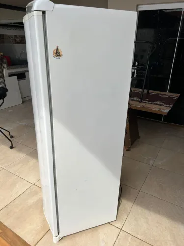 Vende-se geladeira Frost free