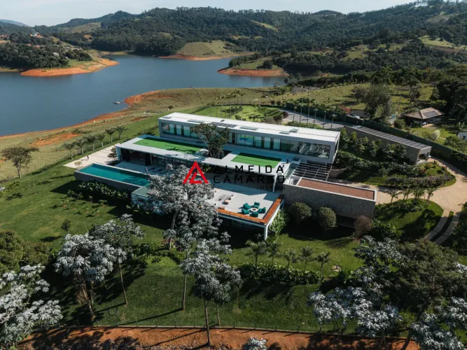 Casa de Condomínio Joanópolis Nova 7 Suítes Piscina Academia Sauna Represa 1960m²