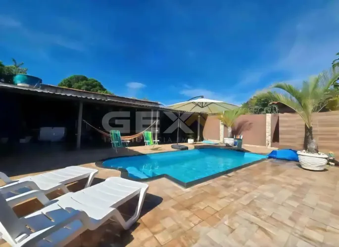 Casa á Venda com 03 Quartos no Bairro Maria Peçanha em Divinópolis MG.