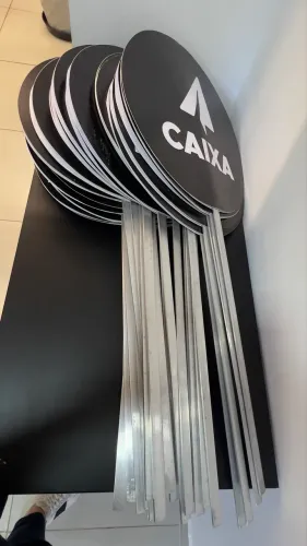 LOTE COM 34 PLACAS DE SINALIZAÇÃO PARA EVENTOS