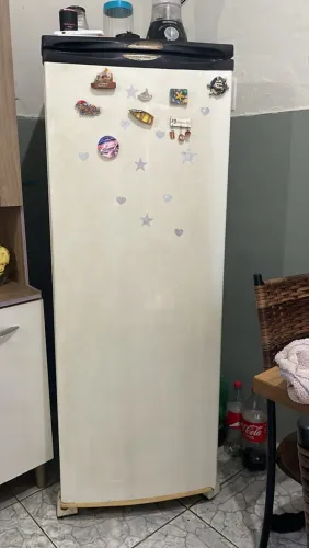 Geladeira em ótimo estado 