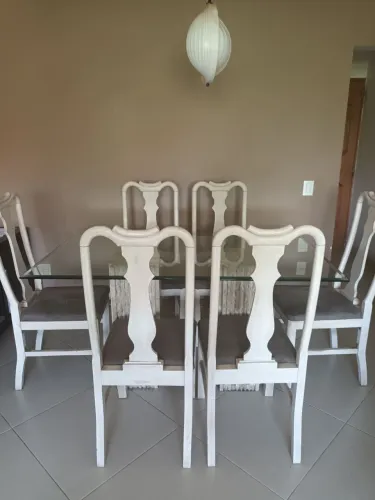 Mesa de Vidro e seis cadeiras. BARATO!