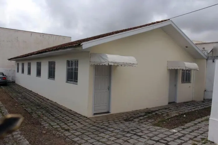 Casa com 3 dormitórios para alugar, 63 m² no Uberaba - Curitiba/PR