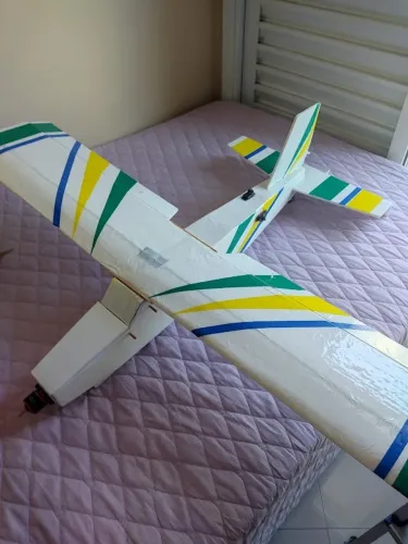 Aeromodelo elétrico com radio 2.4HK