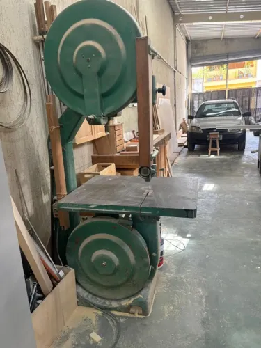 Serra Fita Industrial para Marcenaria | Estrutura em Ferro Fundido