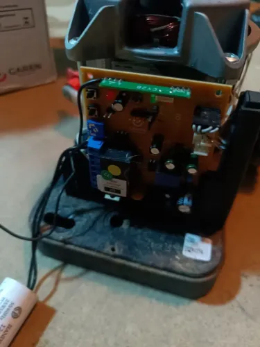Motor para portão Garen usado em perfeito estado 