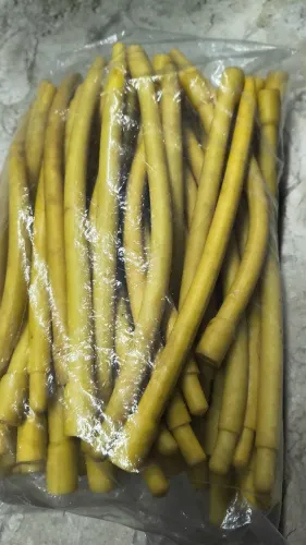 60 unidades de Bigudins na cor: amarelo.