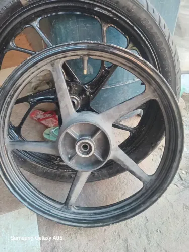 Aro da Yamaha traseiro vendo 250 reais