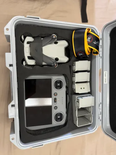 Drone DJI Mini 3 Pro Fly More Combo