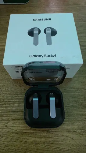 Galaxy buds 4