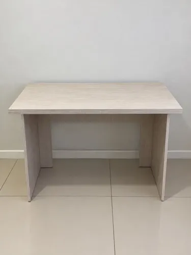 Mesa / Escrivaninha em Ótimo estado