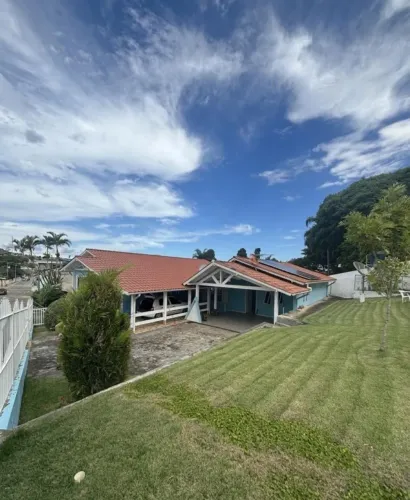 Casa para Venda em Imaruí, Centro, 3 dormitórios, 1 suíte, 2 banheiros, 3 vagas