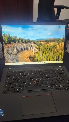 Lenovo ThinkPad T14 Gen 4 256GB SSD 32GB DDR5 i5-1345U Windows 11 Pro