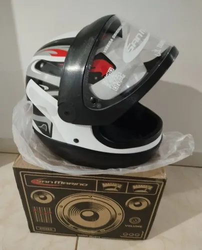 Capacete Taurus San Marino