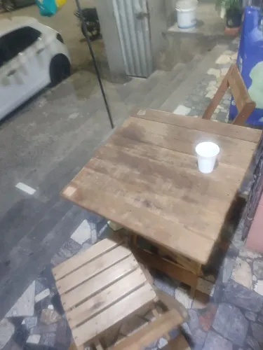 1 Mesa e 4 cadeiras