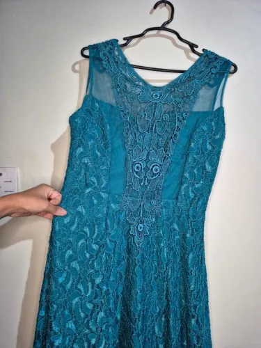 Vestido de Festa Todo em Renda Tamanho P