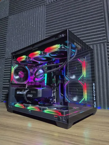PC Gamer Ryzen 7 7800x3D + RTX 5070 12GB + 16GB RAM 6000Mhz + NVMe 512GB