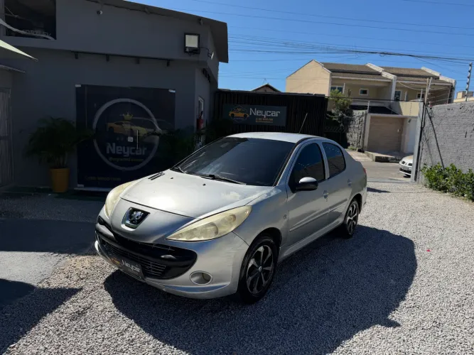 Peugeot 207 Sedan Passion XR 1.4 Flex 8V 4P 2011
