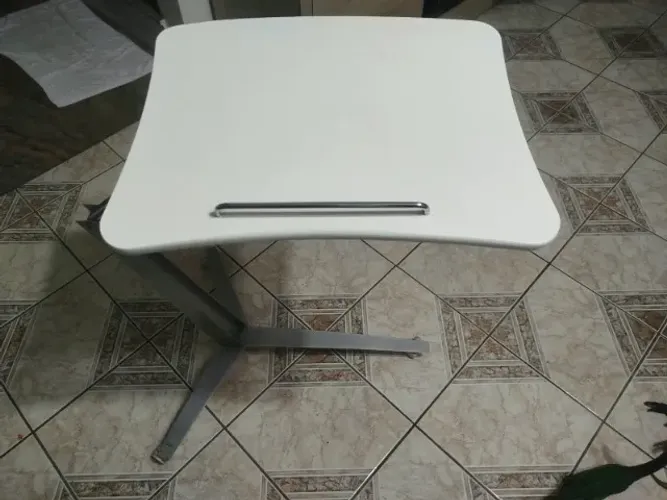 Mesa para Notebook de Aço Inox com regulagem de Altura e Inclinação