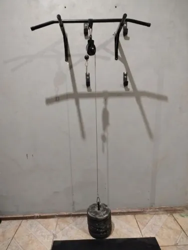 Barra fixa com Polia com suporte de anilhas e Barra