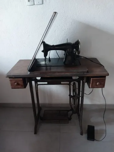 Máquina de custura