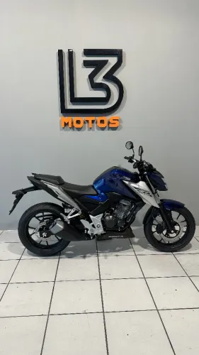 HONDA CB 300F Twister Flex ABS.