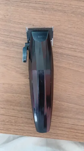 Máquina de cortar cabelo preta WMARK