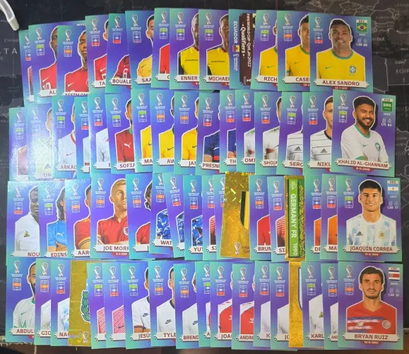 Lote c/ 64 figurinhas do Álbum Panini da Copa do Mundo 2022 Qatar s/ repetição