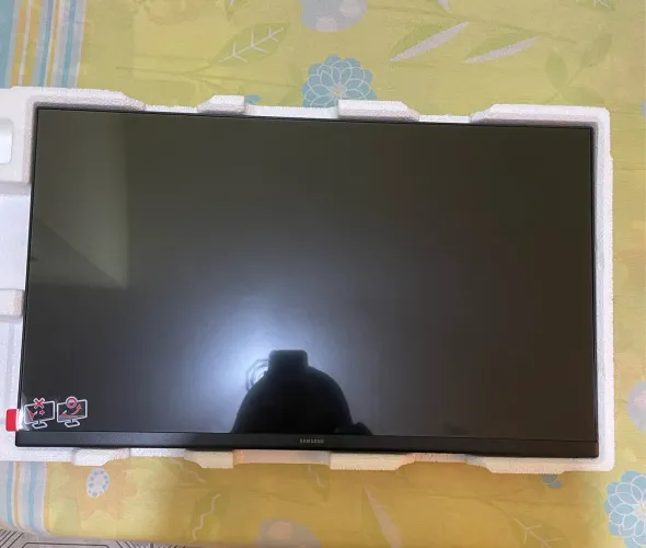 Monitor Samsung 24 Essential S3 NOVO
