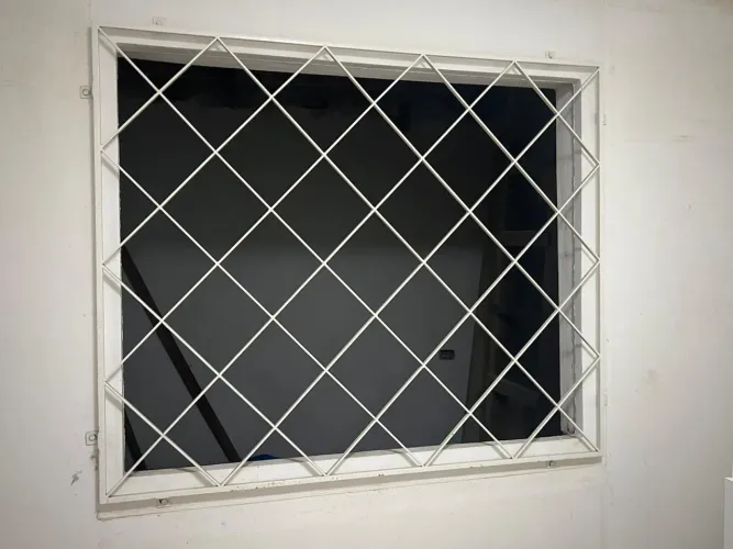 Grade de ferro - medidas 1,23 x 1,03