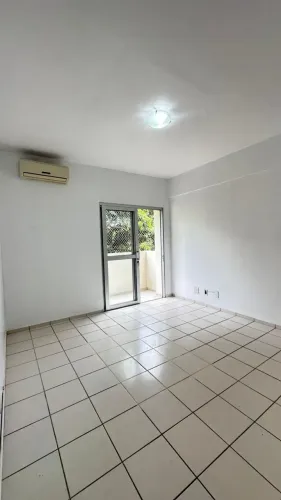 Alugo apartamento semi mobiliado de 72m² no condomínio Jardim Imperial Aleixo
