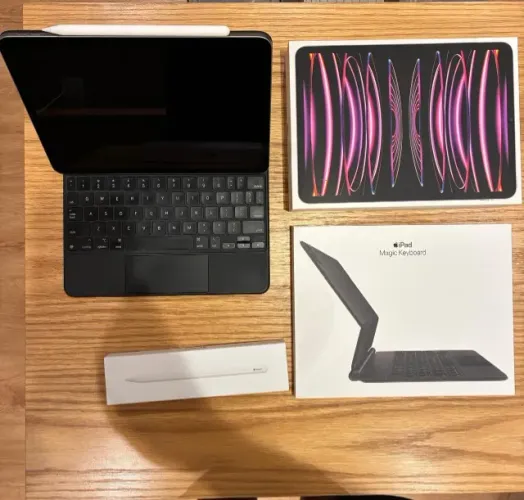 iPad Pro 11" (4ª Geração) 128GB ? Impecável com Apple Pencil 2 + Magic Keyboard