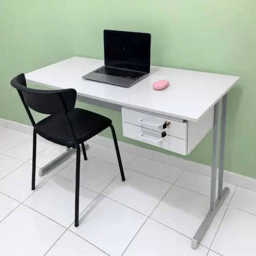 mesa biro 1,20 x 0,60m cor cinza claro com 2 gavetas pés de ferro duplo reforçado