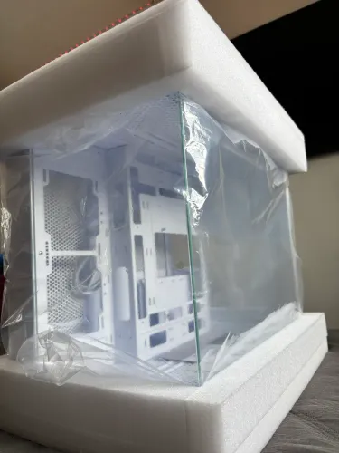 VENDE -  SE GABINETE REDRAGON WIDELOAD PRO BRANCO NOVO NA CAIXA