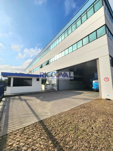 Galpão à Venda em Jardim Mutinga - 2475m² por R$48M