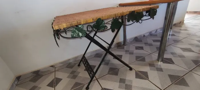 Mesa Antiquário