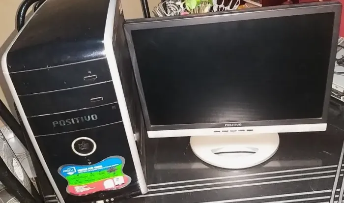 CPU E MONITOR MAIS 2 TECLADOS