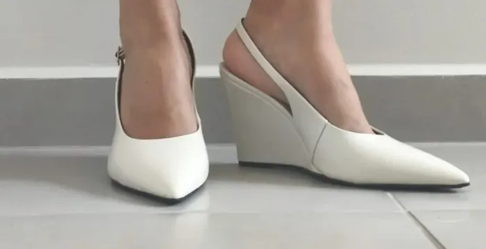scarpin anabela slingback com bico fino - branco -N.36
