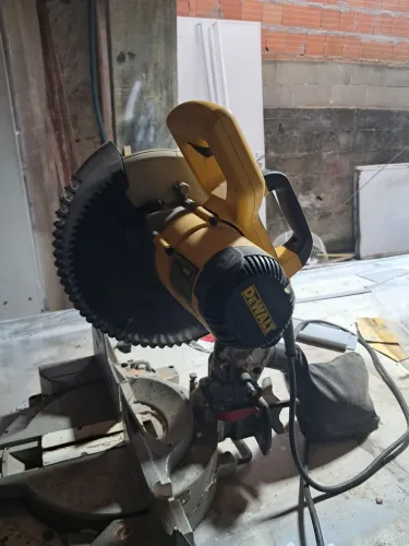 Serrá meia esquadrilha elétrica 
