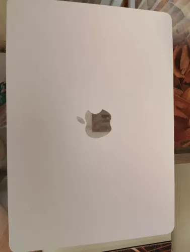 MacBook Apple Air M4 (2025) 13", 16gb ram, 256gb