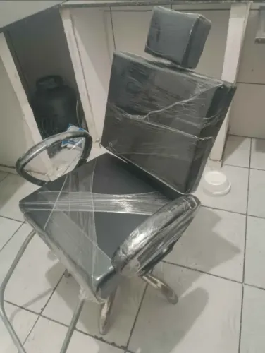 Cadeira Reclinavel para salão de Beleza e Barbearia