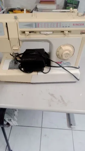 máquina de costura singer