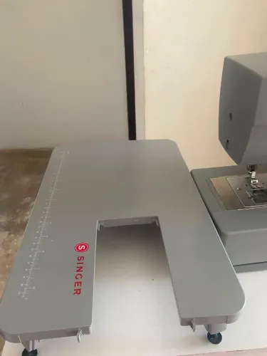 Máquina de costura Singer