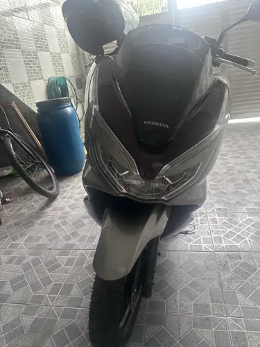 Pcx dlx 2022