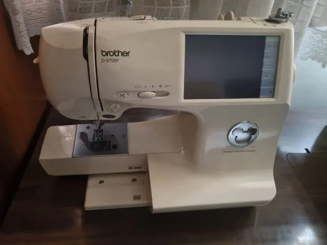 Maquina de bordar..